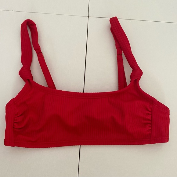 2 Extra Small Bikini Tops - Picture 5 of 7